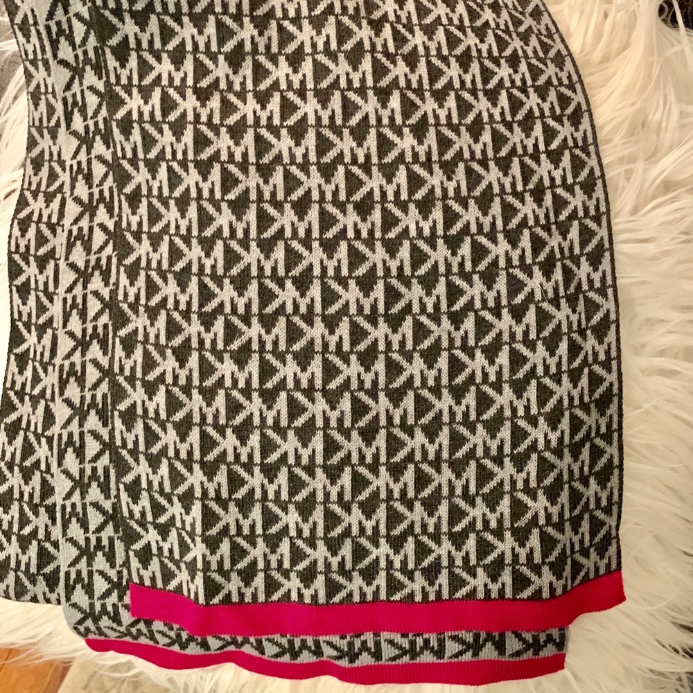 NWOT Michael Kors scarf